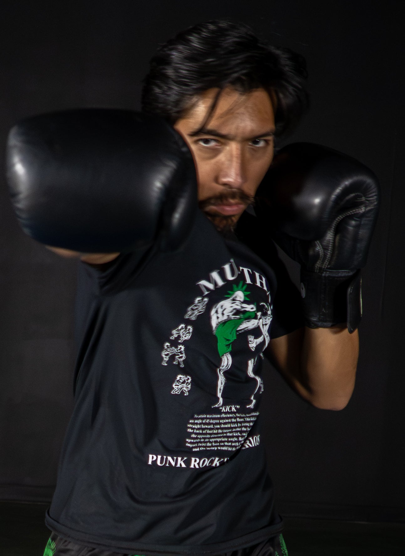 "The Kick" T-Shirt - Monochrome